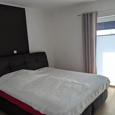 Ferienhaus Hww Am Feldrand Ideal Für Feriengäste Und Handwerker *
